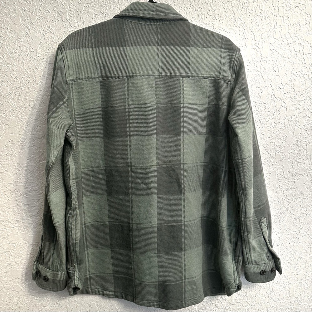 Carhartt Women's Loose Fit Twill Shirt Jac in green plaid  Sz M - Picture 3 of 8